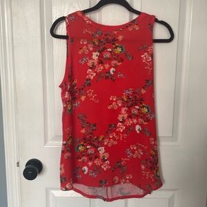 Pretty floral print sleeveless top